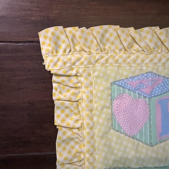 Vintage handmade quilted baby blanket - Picture 6 of 7
